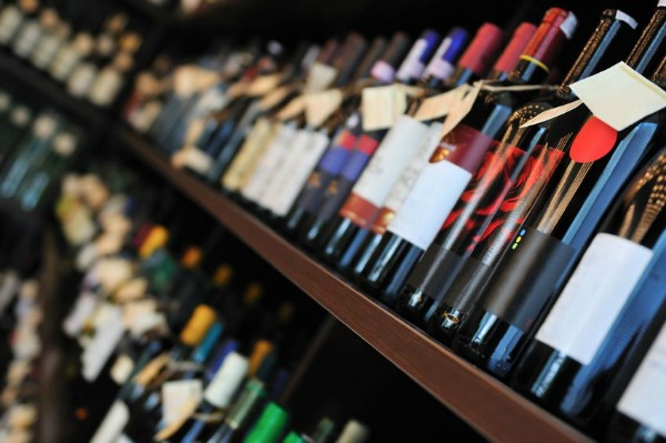9 Practical Steps to Choosing Wine for Your Next Party