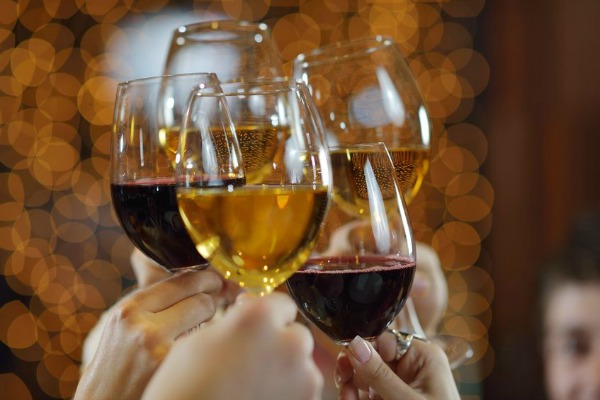 9 passos práticos para escolher vinho para sua próxima festa