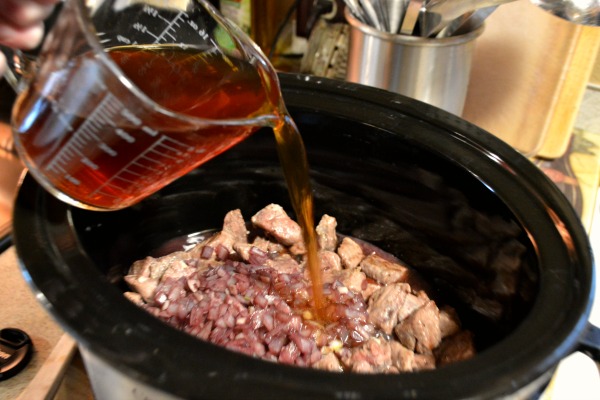 Slow Cooker Beef Stroganoff 